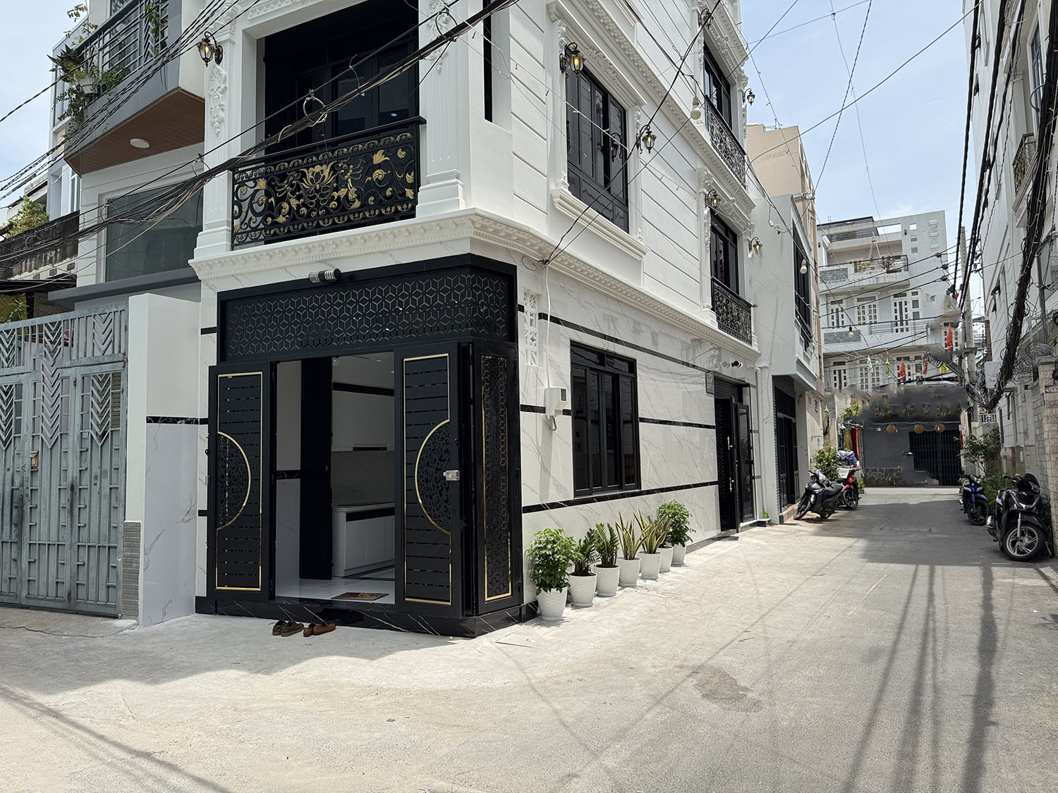 Tuyệt phẩm 3lầu full nội thất cao cấp (xây ở) hẻm ôtô 7 chỗ đổ trong nhà khu VIP Nguyễn Thượng Hiền